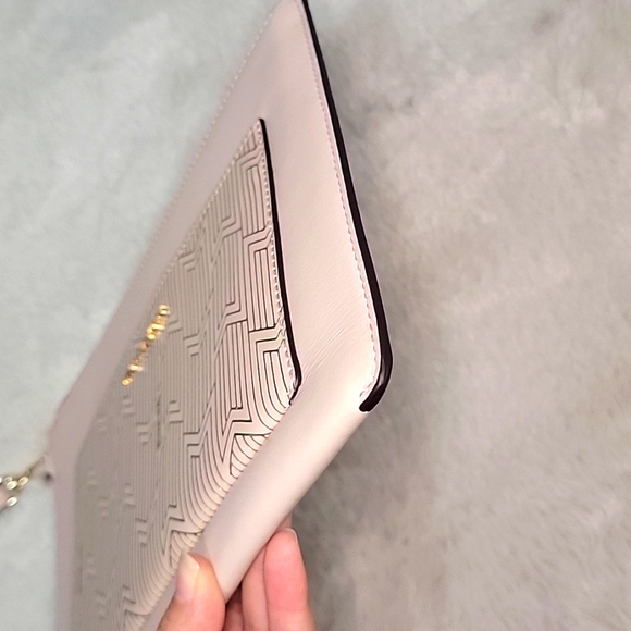 Michael Kors LG Clutch - Picture 9 of 11